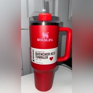 Stanley Valentines Day Flowstate Quencher Target Red 40 oz NWT